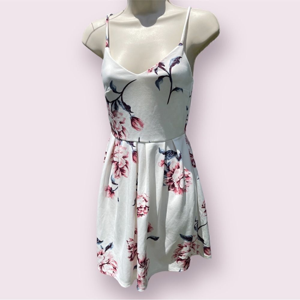 Monteau White Rose Dress Size Extra Small